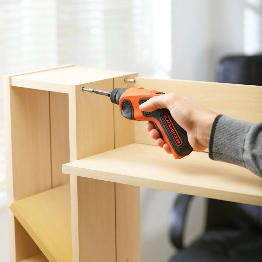 מברג נטען 3.6V עם אחיזת אקדח BLACK DECKER
