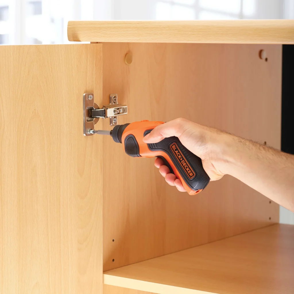 מברג נטען 3.6V עם אחיזת אקדח BLACK DECKER
