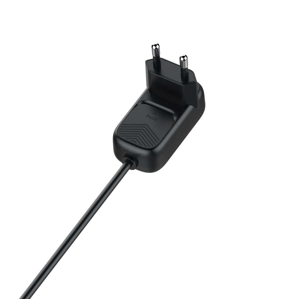 מטען קיר עוצמתי 140W עם 6 יציאות טעינה דגם MWC140W מבית Miracase